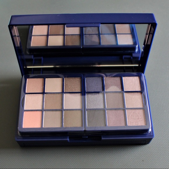 Avon Mega Eye Palette - Picture 4 of 6